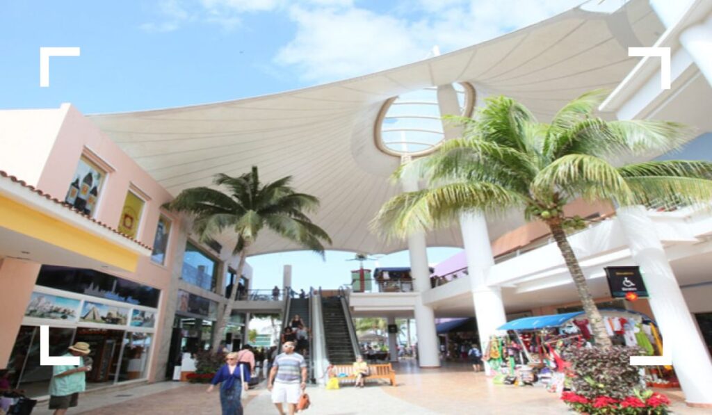 Plaza Punta Langosta free things to do in cozumel cruise port