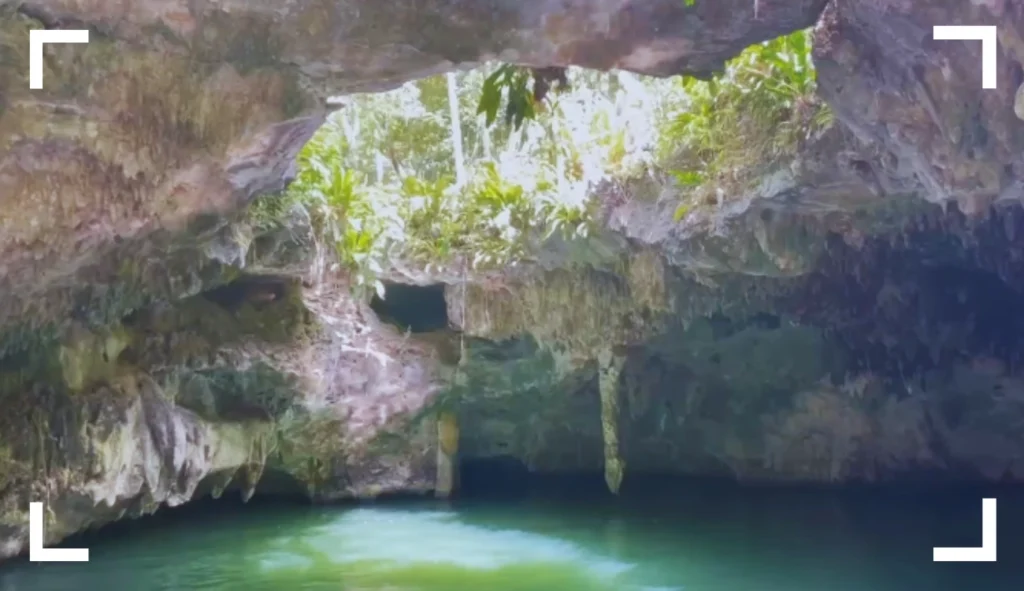Jade Caverns cenote