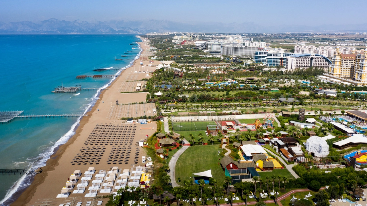 Summer Vacation in Antalya – Beaches & Resorts