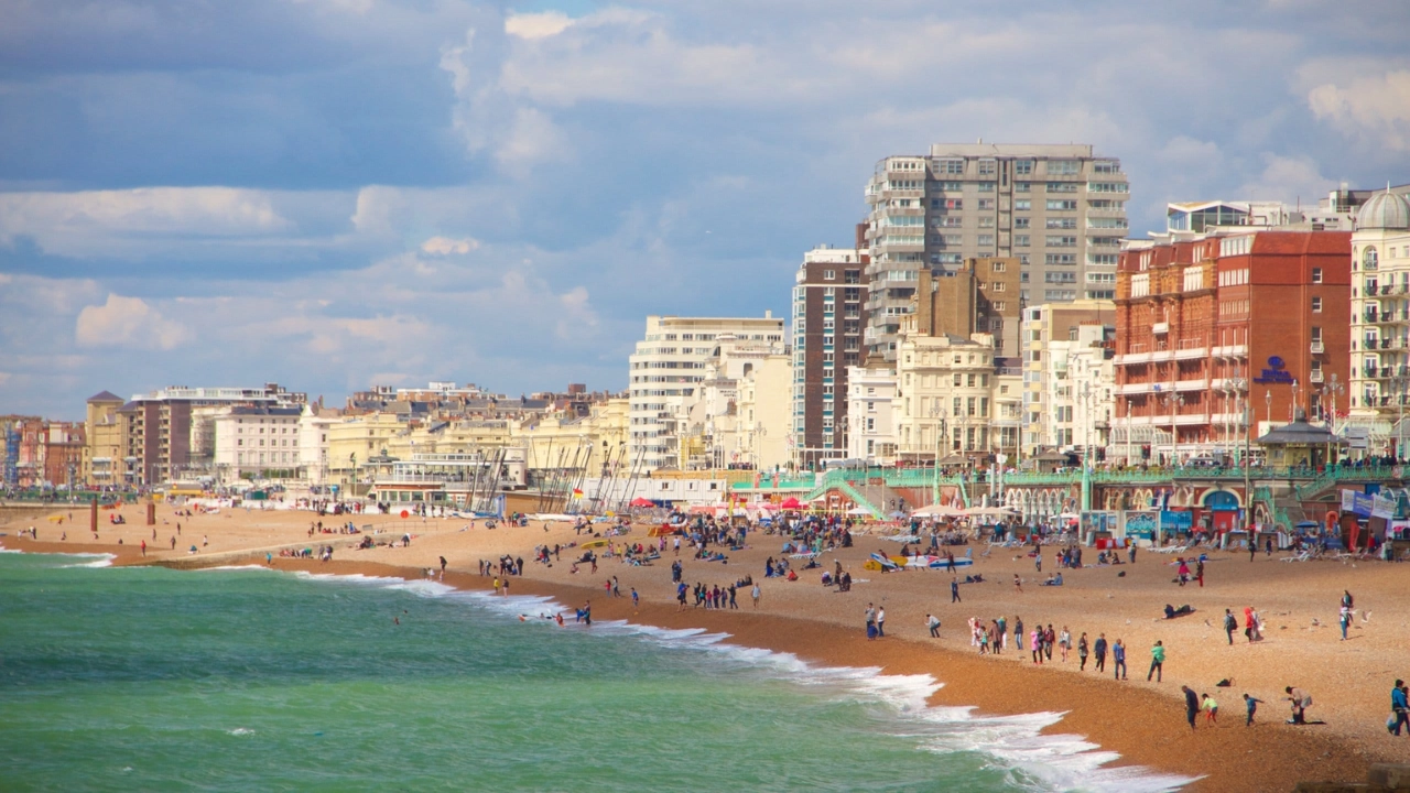 Summer Vacation in Brighton – Seaside Fun & Nightlife