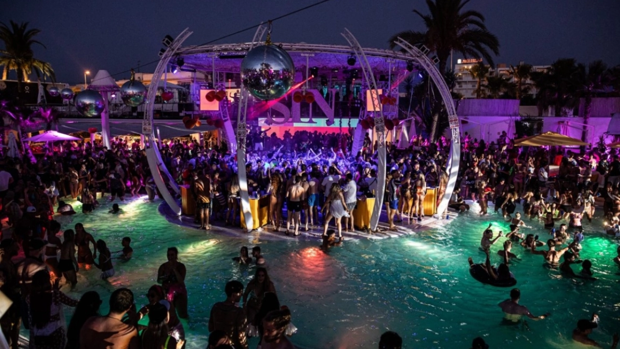 Summer Vacation in Ibiza – Party & Nightlife