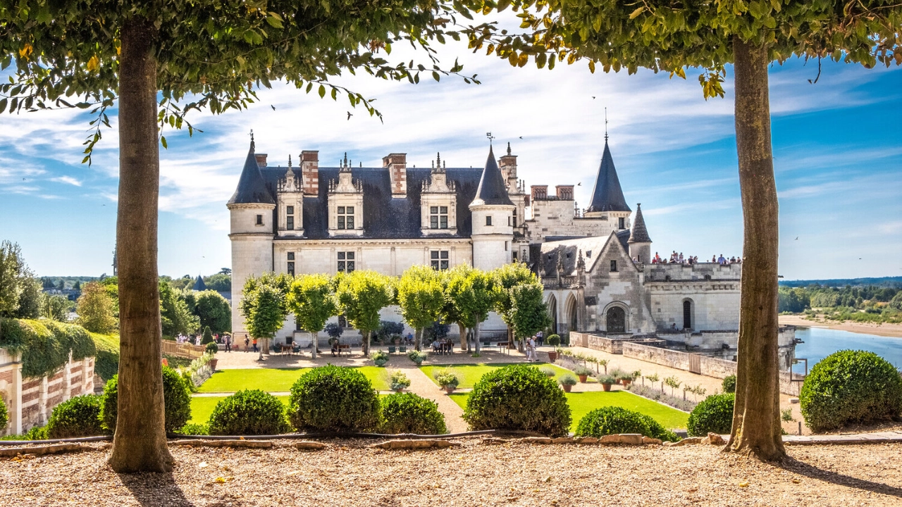 Summer Vacation in Loire Valley – Castles & Vineyards