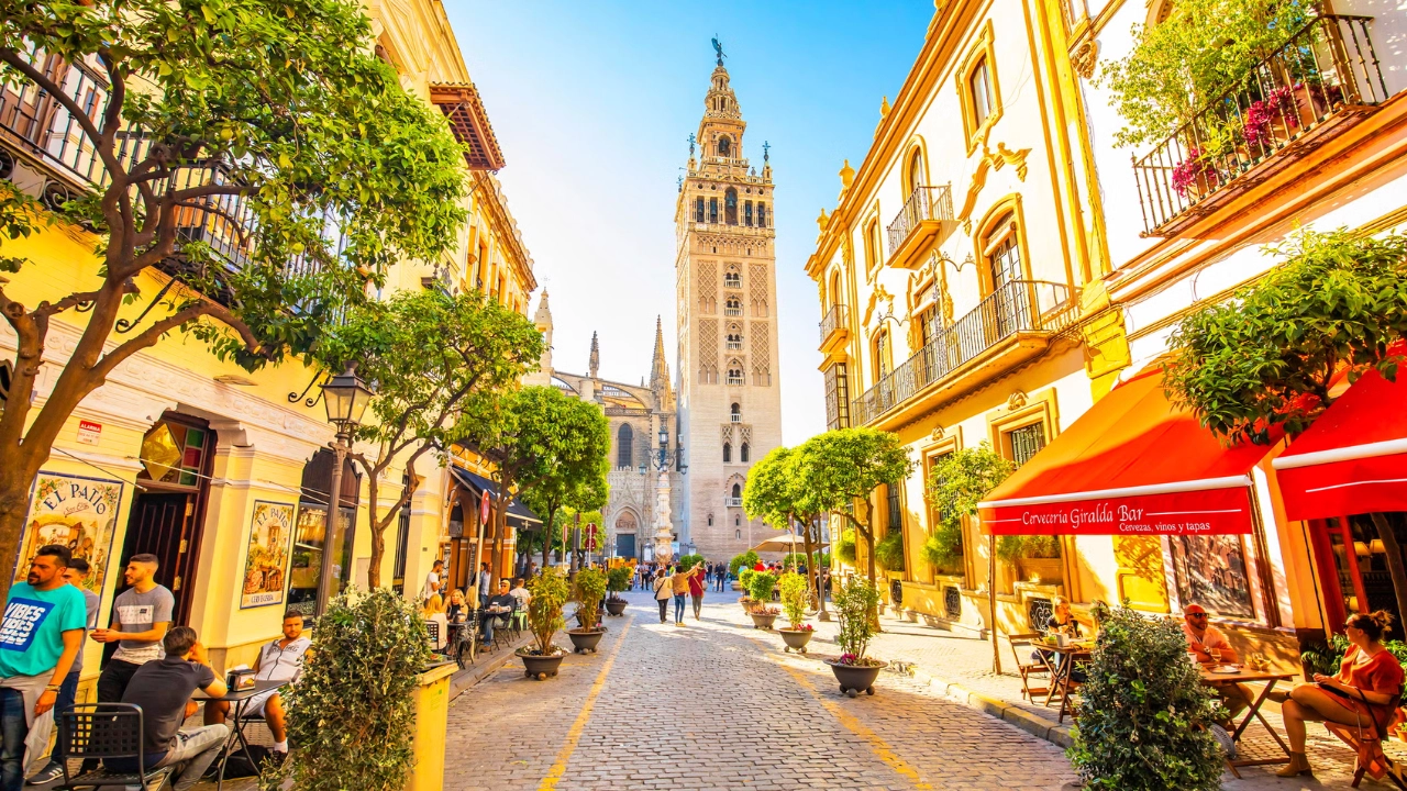 Summer Vacation in Seville – Historic Charm & Festivals