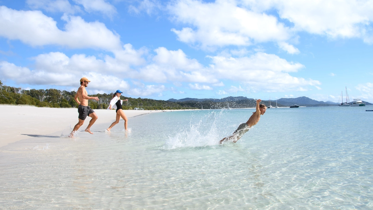 Summer Vacation in Whitsunday Islands – White Sandy Beaches